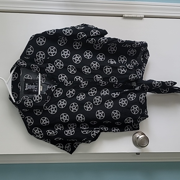 Spencer Gifts Womens Pentagon Shirt - Picture 1 of 3